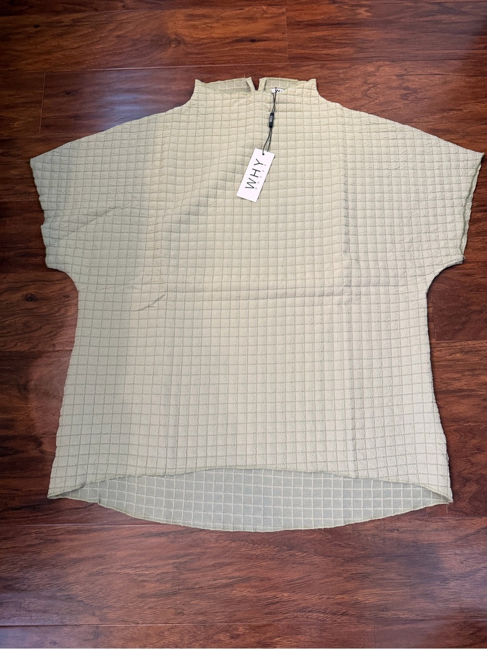 NWT Why Dress Light Weight Top Size M